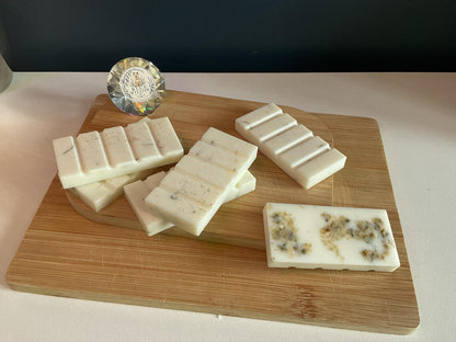 Lola’s Meadow – Bergamot + Chamomile Wax Melt Snap Bar